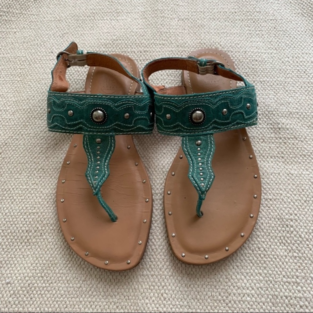 Floral top and Ariat sandals